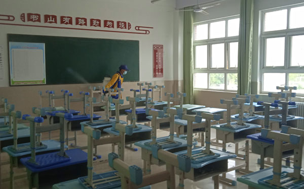 12%氯菊·烯丙水乳剂
